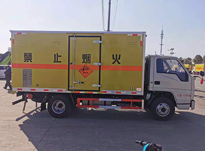 松山湖管委会爆破器材运输车技术升级与安全合规新趋势